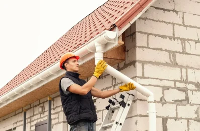 Pose et remplacement de gouttières à Connerré